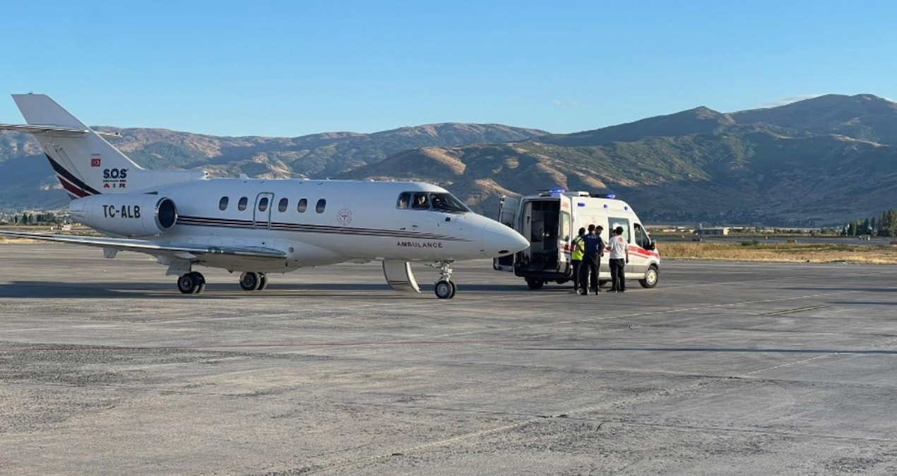 ambulans ucak 89 yasindaki hasta icin havalandi hK4VFXfm