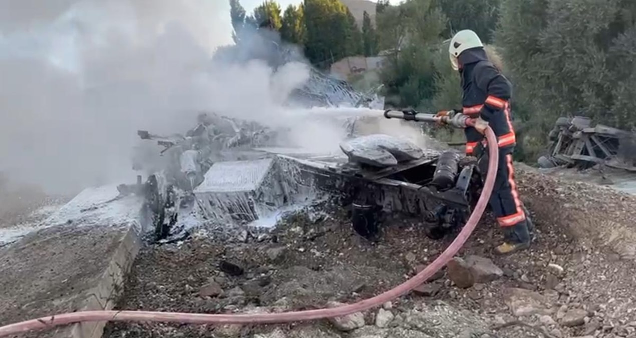 malatyada tir yolcu otobusune carptiktan sonra yandi PDJqHaxC