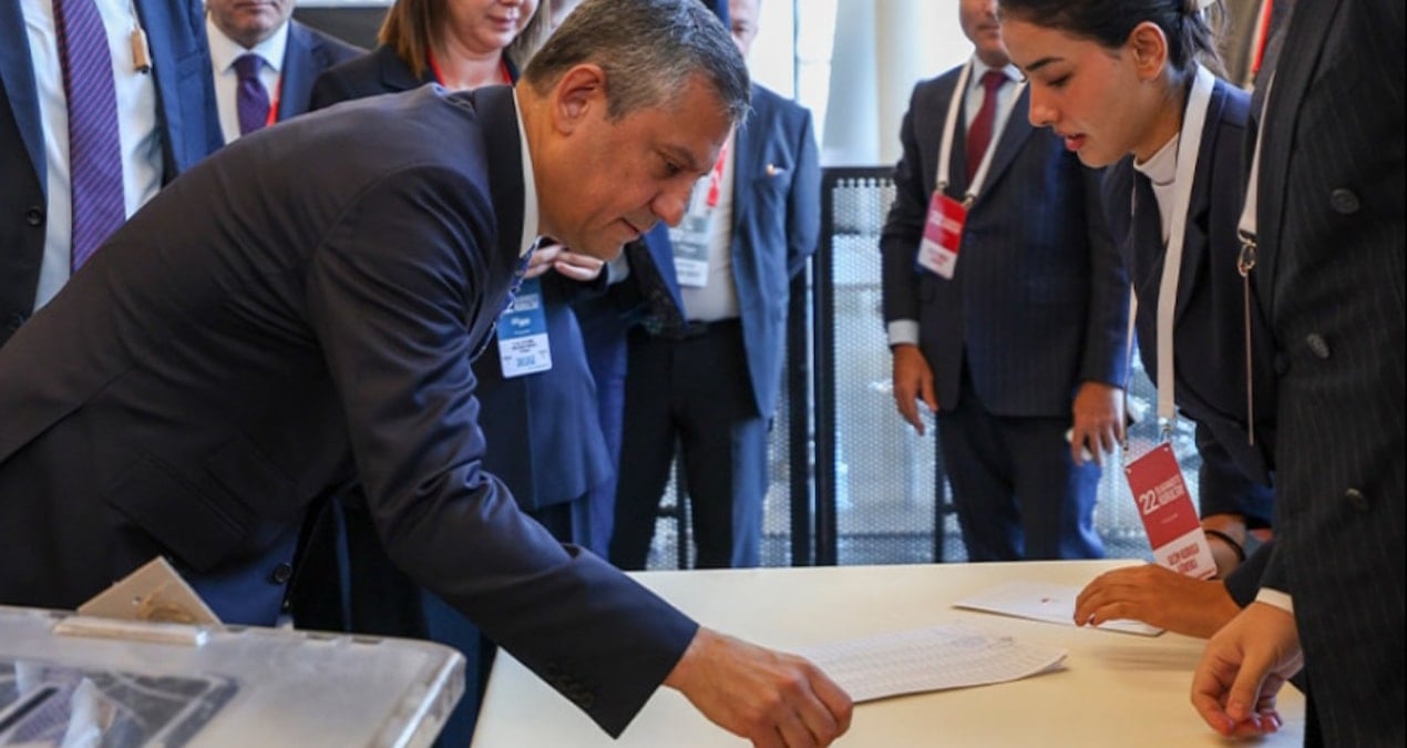 ozgur ozel a takimini degistiriyor r5zajZls