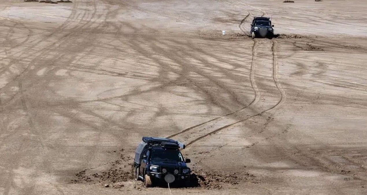 bu yola giren arabasini birakip gidiyor ustune 134 bin tl ceza oduyor dEjaMJdJ.jpg