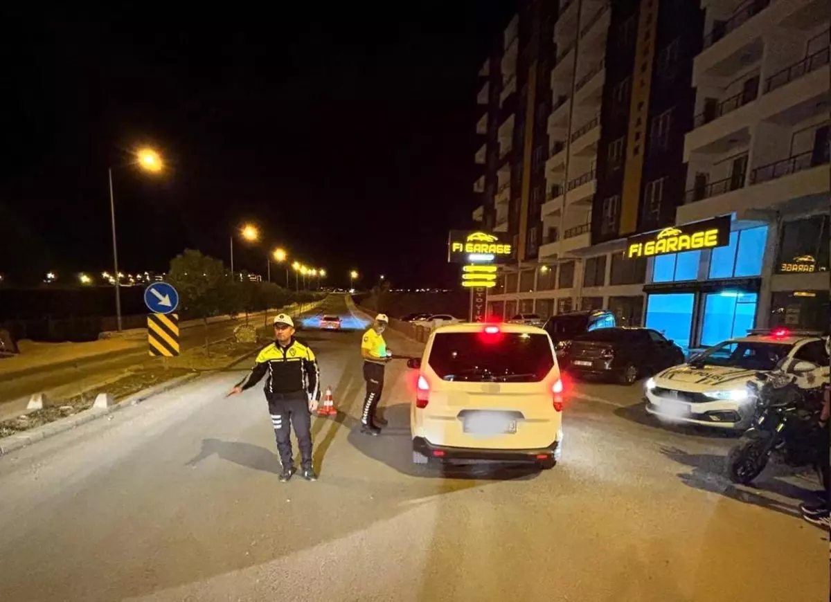 siirtte alkol denetiminde 17 arac ve surucusune 99 bin lira ceza BKnYyP8a