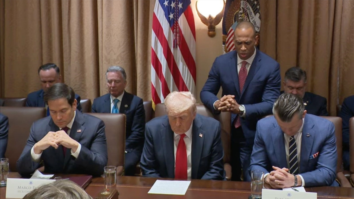 trump kabinesinde kriz ust duzey yetkililer askeri uslere tasindi 8v49K3YZ.jpg