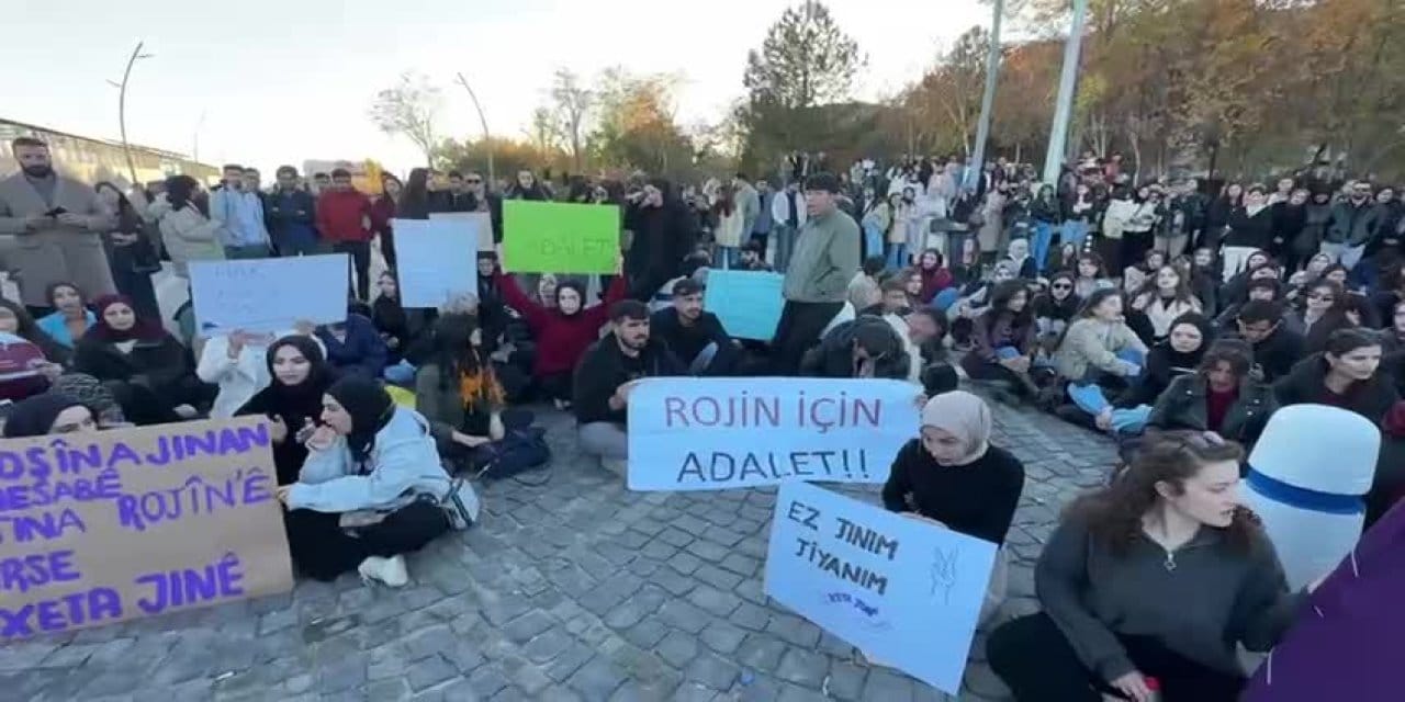 vanda ogrencilerin rojin eylemine mudahale P8cUKmRj.jpg