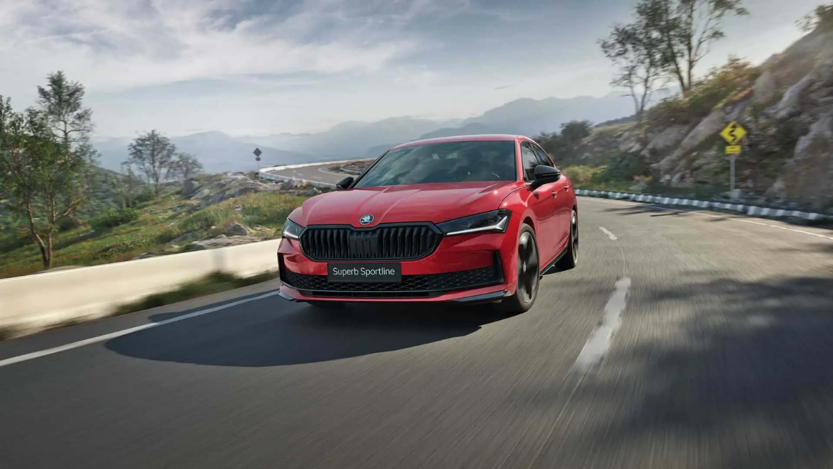 Yeni Skoda Superb Sportline Türkiye'de! İşte fiyatı ve özellikleri!
