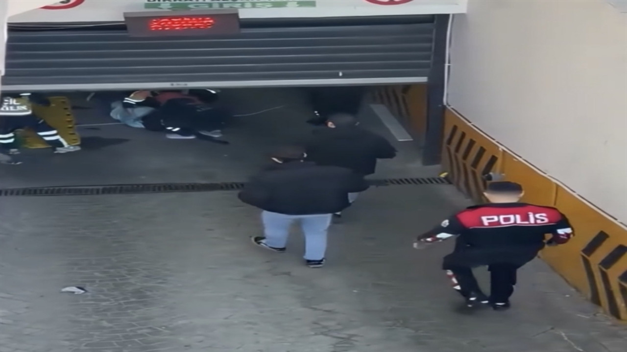 Kepenk Tamiri Sırasında Başına Düşen Parça İşçiyi Yaraladı