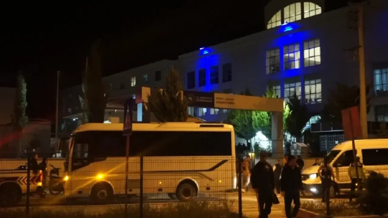 kyk-yurdunda-kimyasal-tepkime-panigi-ogrenciler-tahliye-edildi-G4OtvCjU